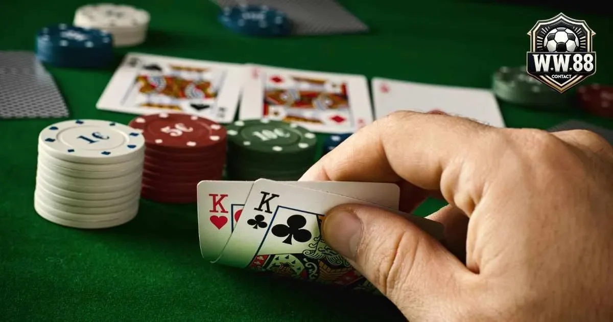 Bài phỏm là gì? 4 yếu tố quan trọng giúp nâng cao tỷ lệ thắng 3 Bài phỏm là gì? Cách tính điểm trong bài phỏm